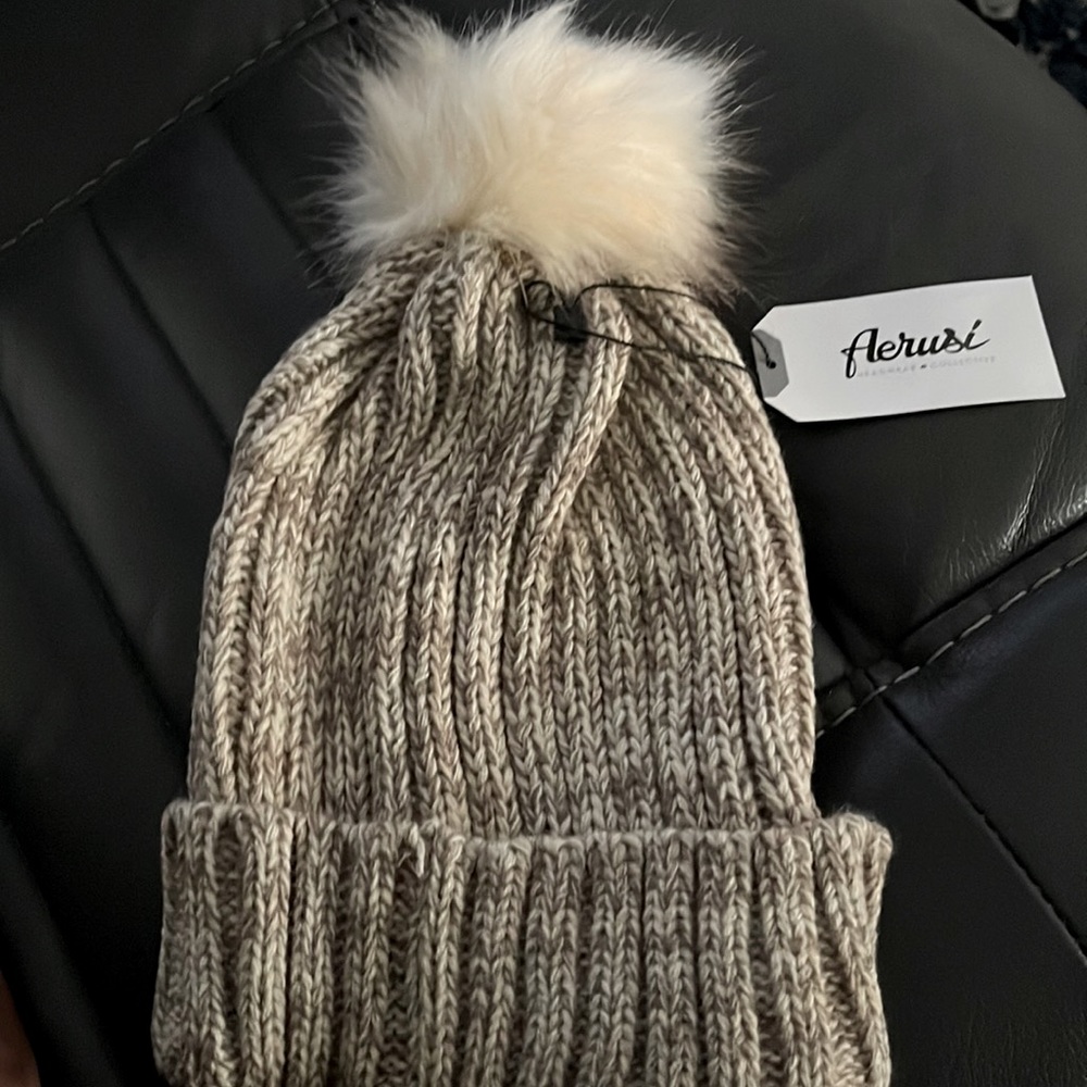 Aerusi new beanie very nice and warm